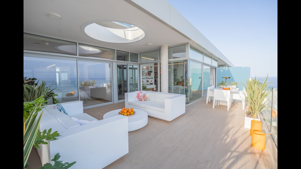 Three Bedroom Penthouse with Panoramic Sea Views